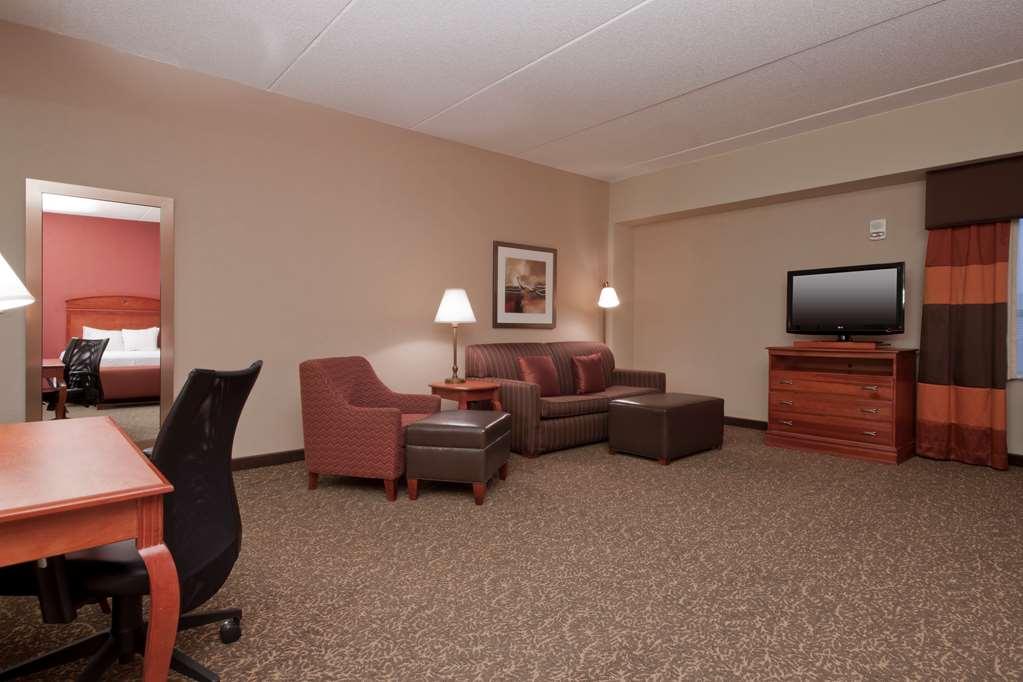 Hampton Inn & Suites Pittsburgh Downtown Номер фото