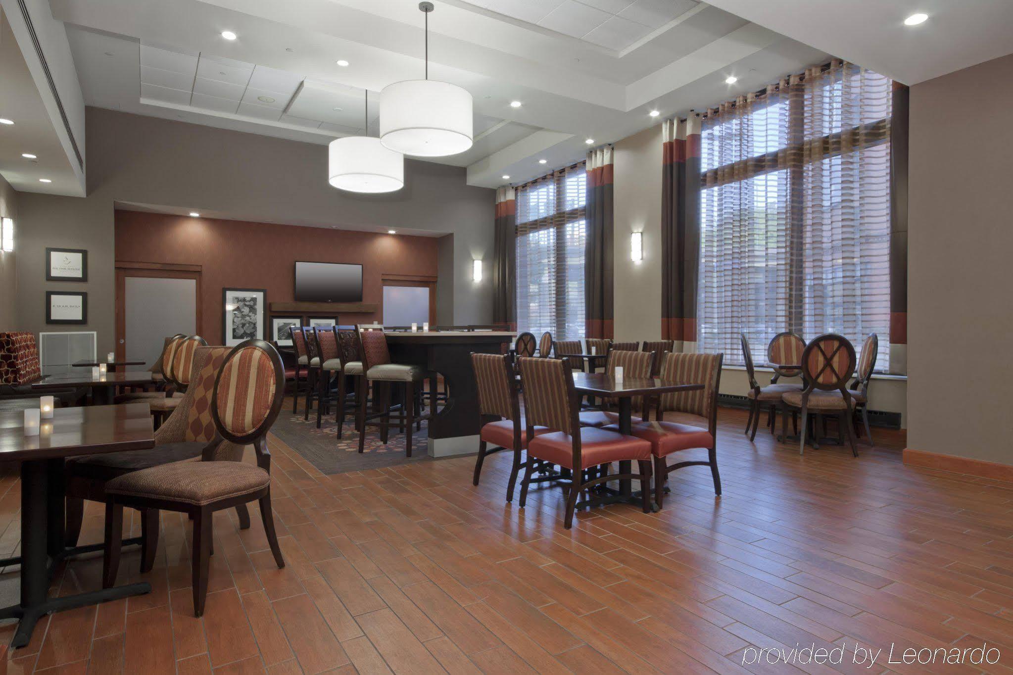 Hampton Inn & Suites Pittsburgh Downtown Экстерьер фото