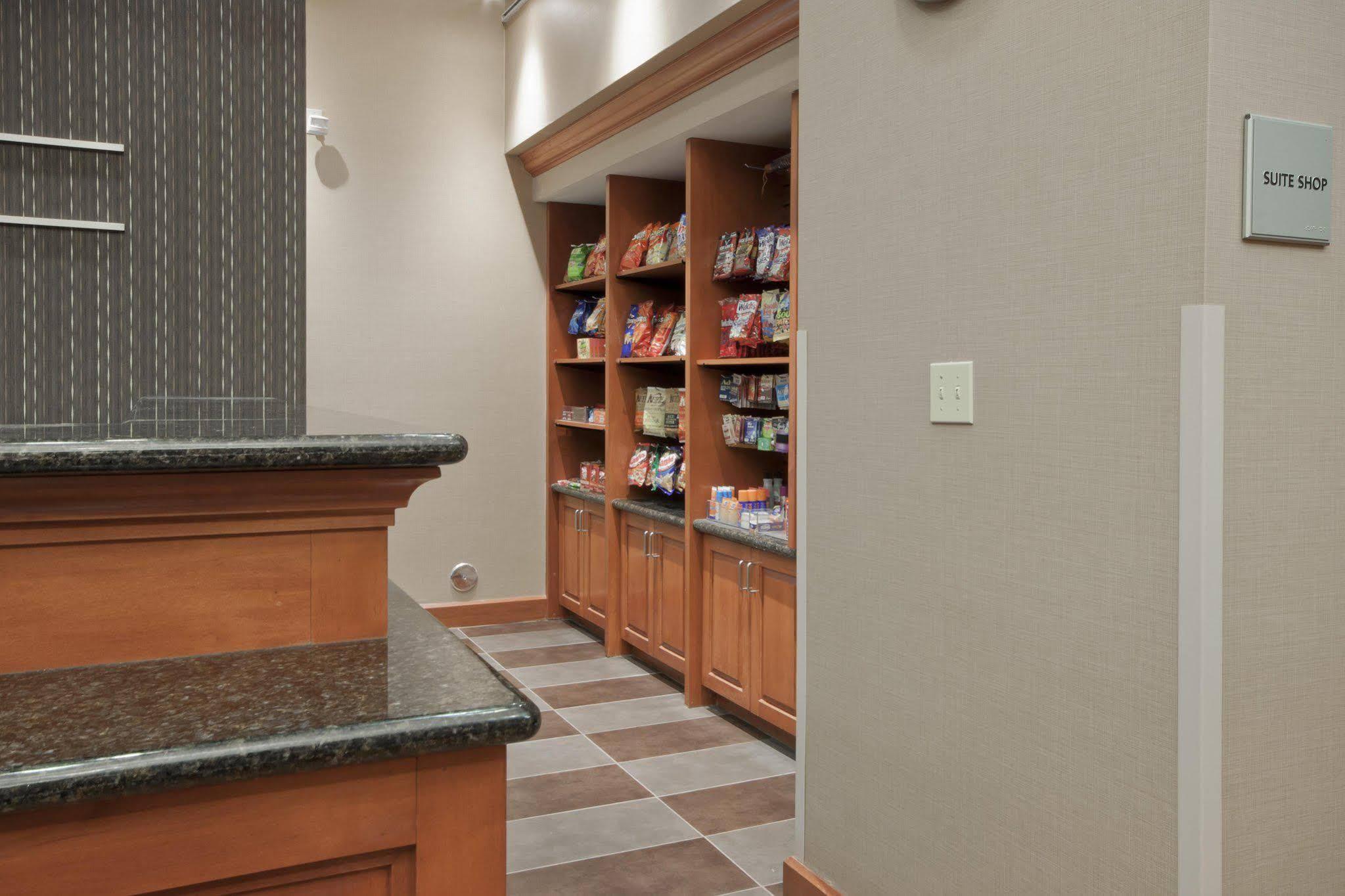 Hampton Inn & Suites Pittsburgh Downtown Экстерьер фото