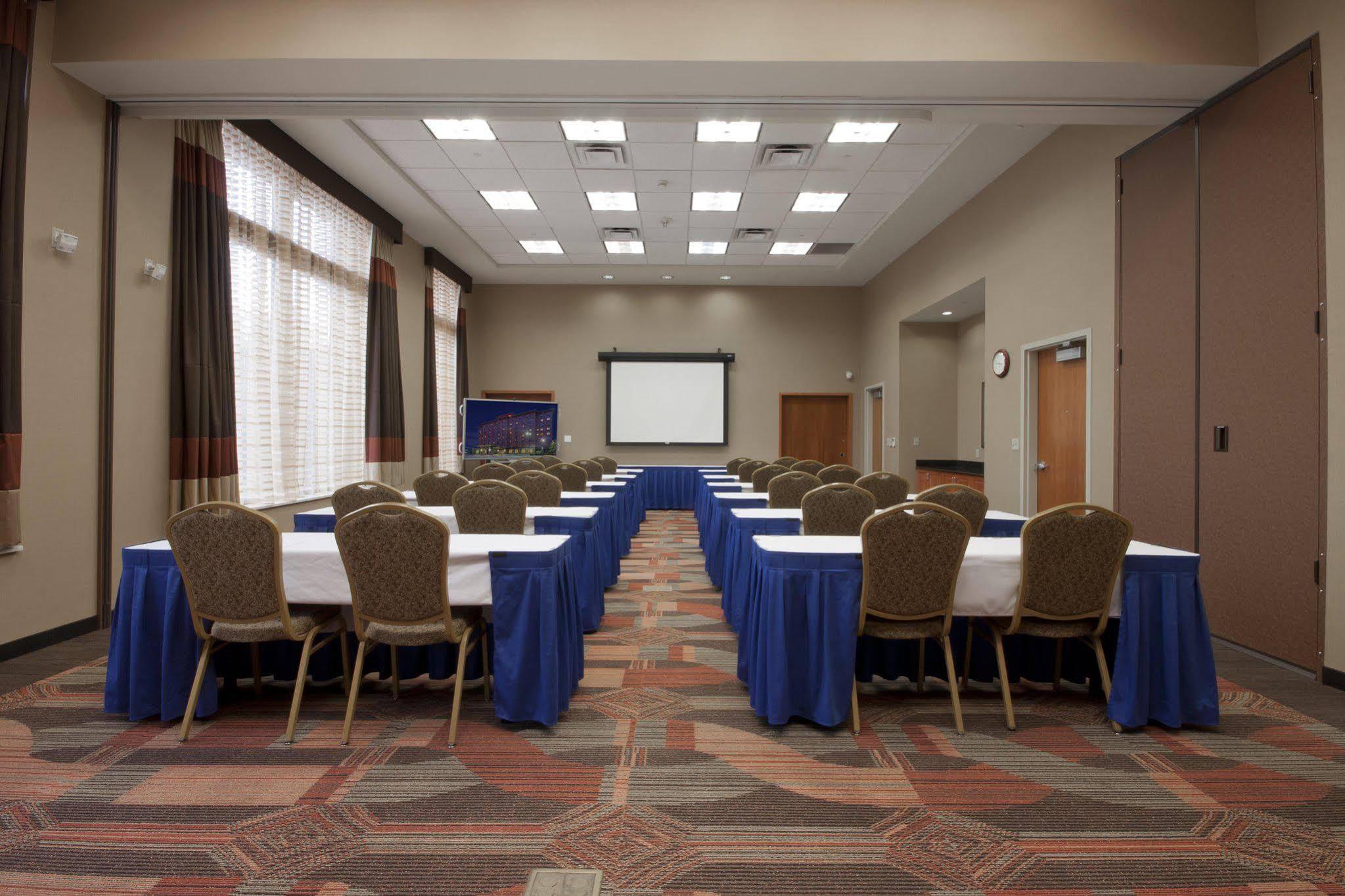 Hampton Inn & Suites Pittsburgh Downtown Экстерьер фото