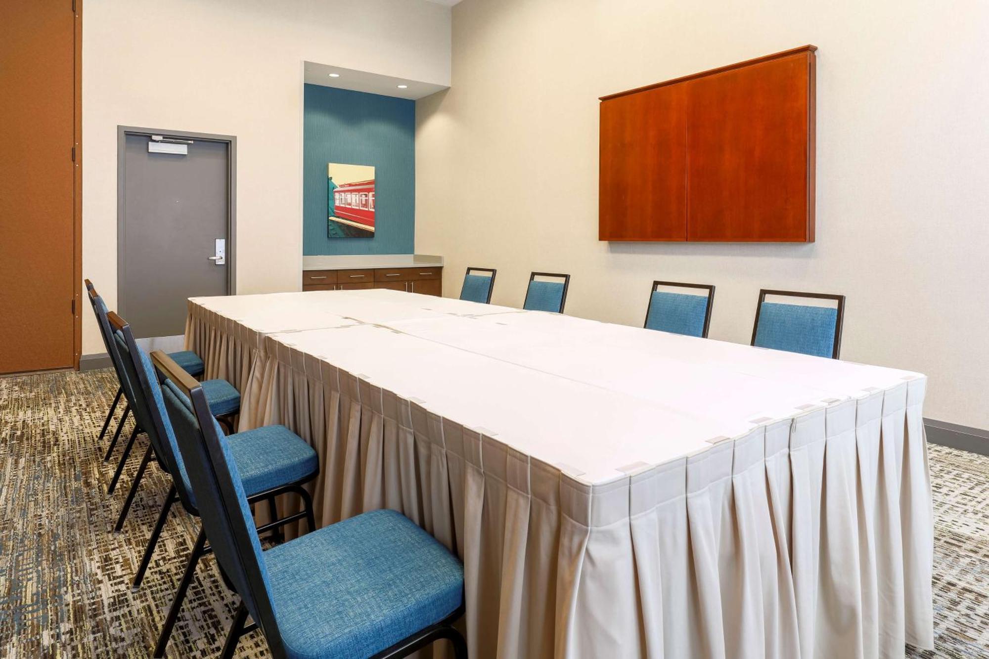 Hampton Inn & Suites Pittsburgh Downtown Экстерьер фото