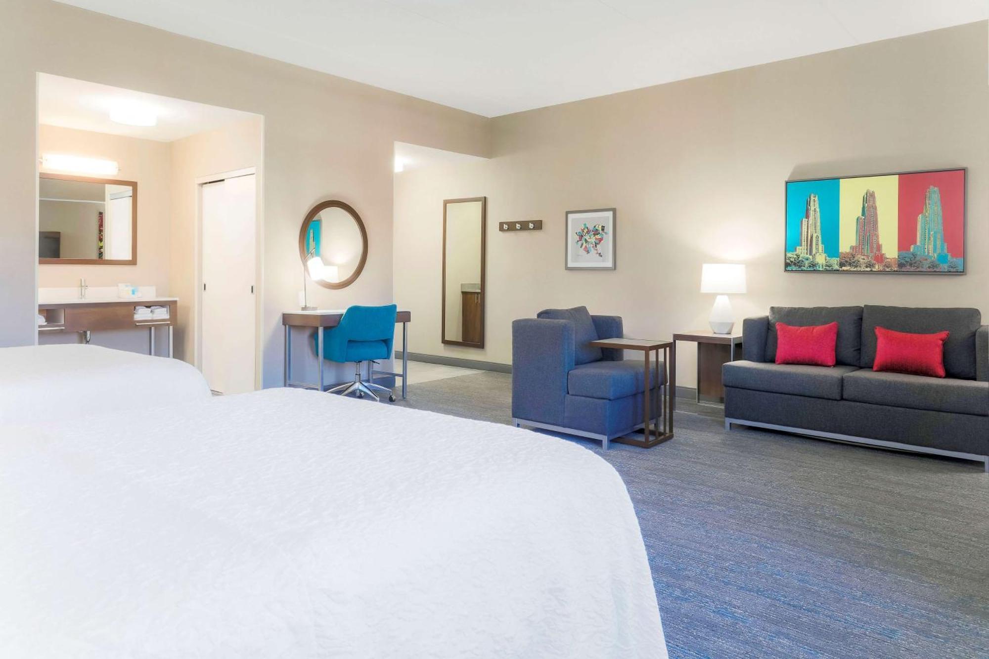 Hampton Inn & Suites Pittsburgh Downtown Экстерьер фото
