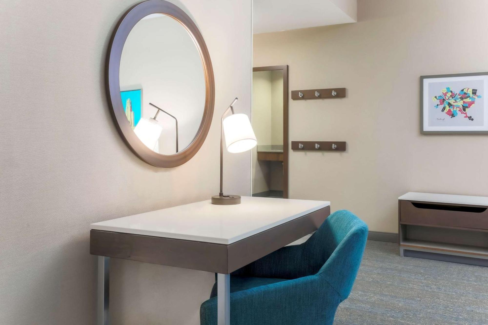 Hampton Inn & Suites Pittsburgh Downtown Экстерьер фото