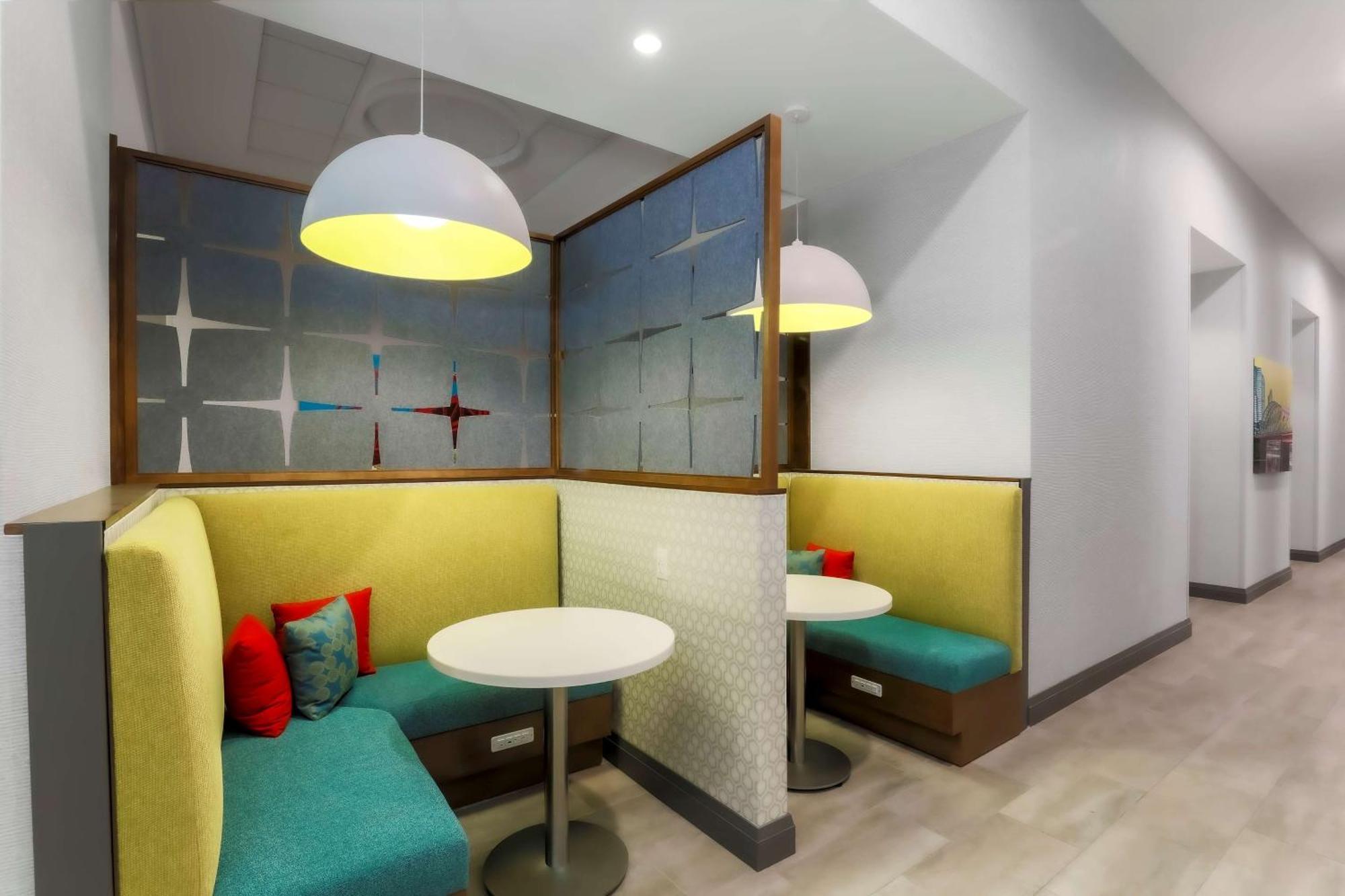 Hampton Inn & Suites Pittsburgh Downtown Экстерьер фото
