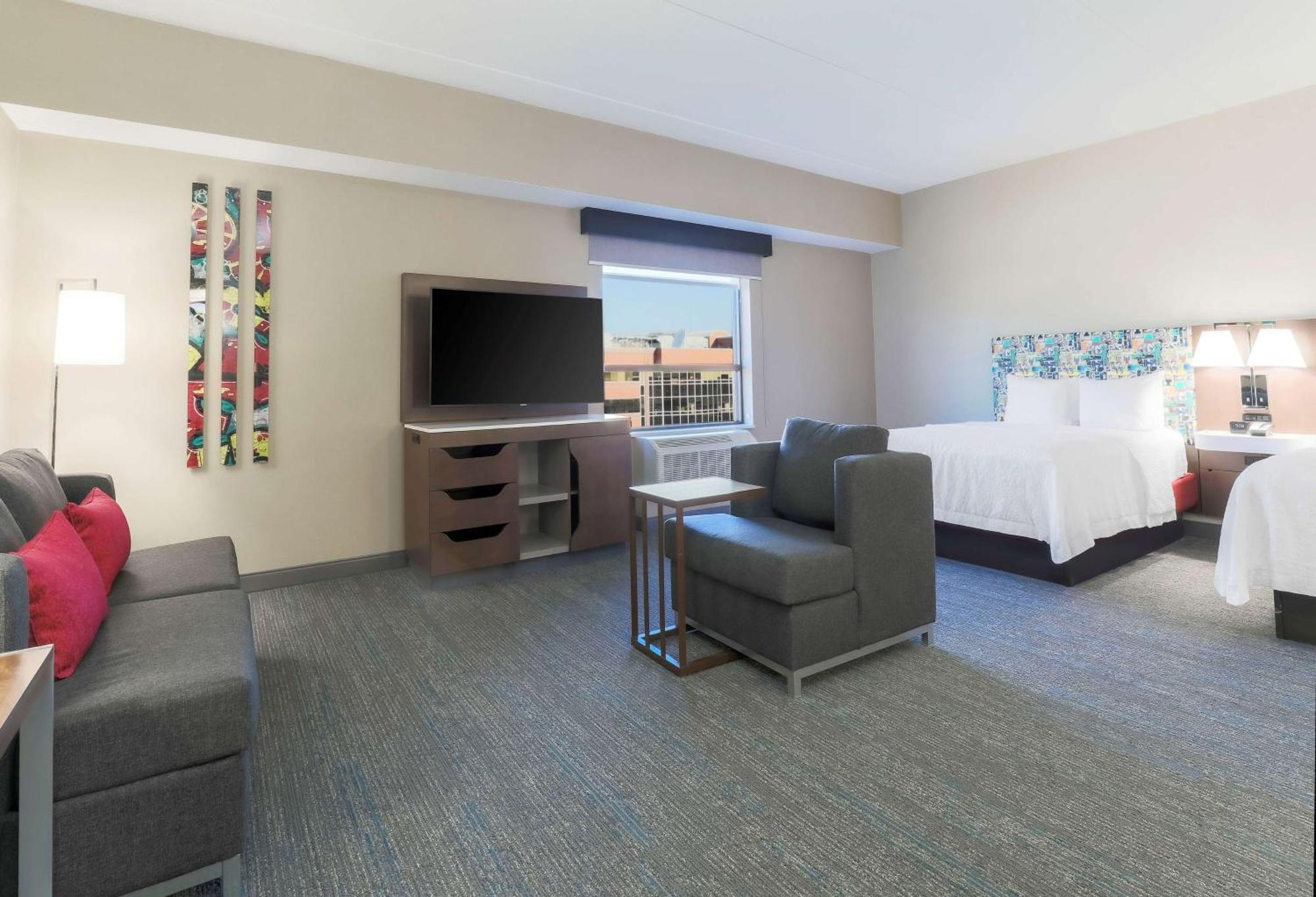 Hampton Inn & Suites Pittsburgh Downtown Экстерьер фото